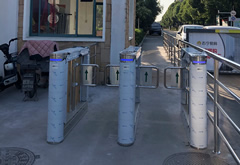 小區(qū)智能防撞擺閘價(jià)格多少