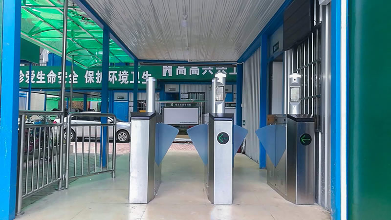 醫(yī)院人臉識(shí)別測(cè)溫閘機(jī)怎么用？