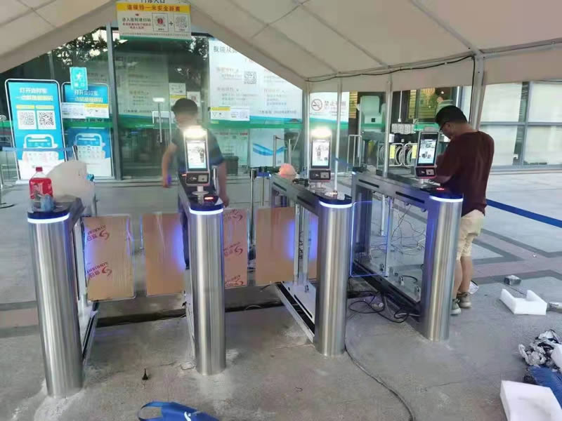 什么是人行翼閘？人行翼閘的寬度又是多少？