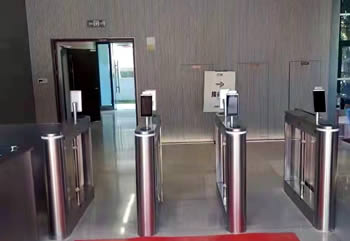 什么是人行翼閘？人行通道翼閘的寬度是多少？